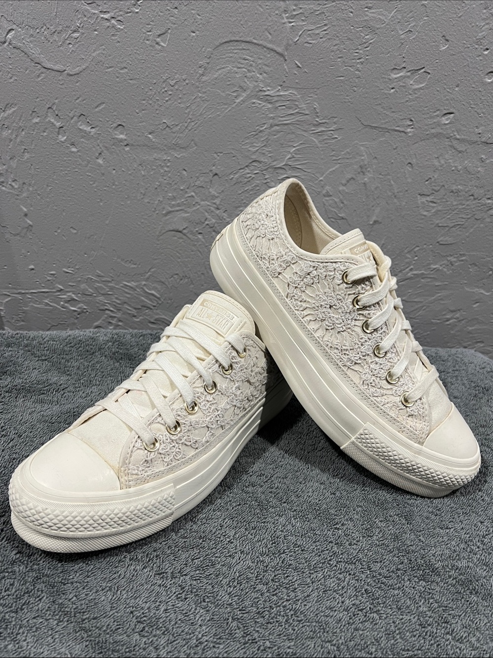 🔥🔥 CONVERSE Chuck Taylor All Star Lift Platform “Daisy Cord” Crochet Sneakers